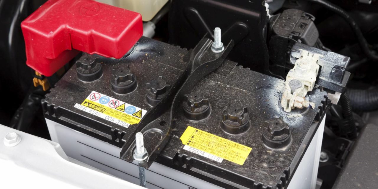 Batterie de voiture : quand et pourquoi la changer ? - Blog Stickers AZ