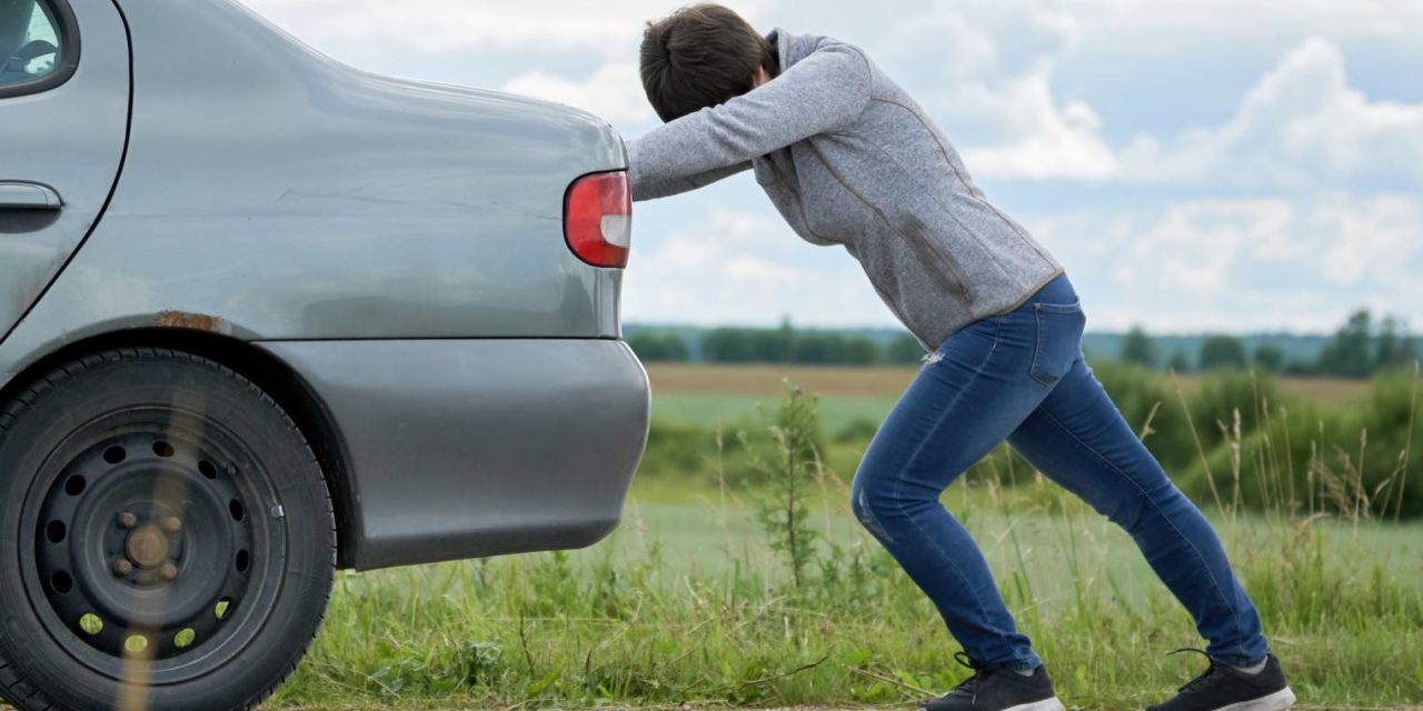 Comment démarrer votre voiture en panne de batterie