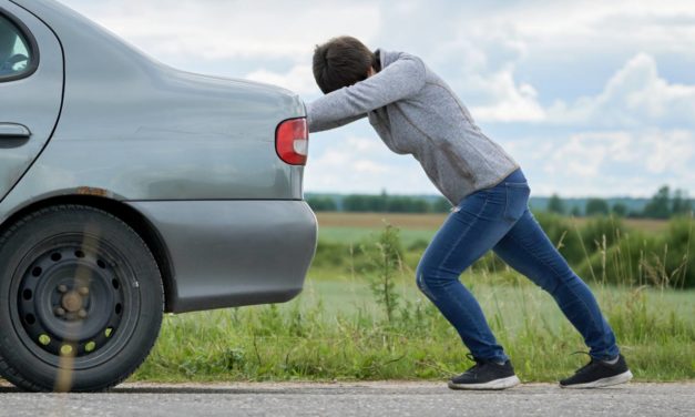 Guide et Méthode pour démarrer votre voiture en panne de batterie